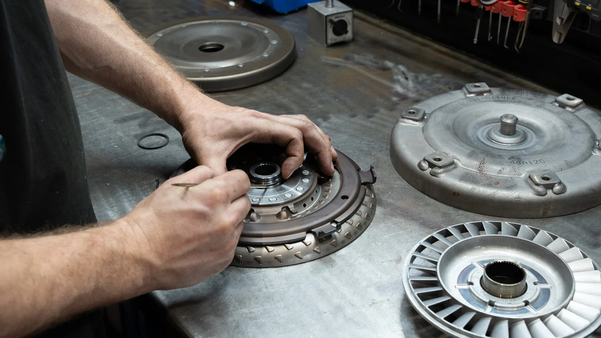 Koppelomvormer revisie door CRV Koppelomvormer revisie in de eigen werkplaats van CRV
